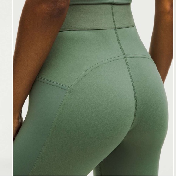 Lululemon License to Train High-Rise Tight 25" *Logo - Picture 6 of 9